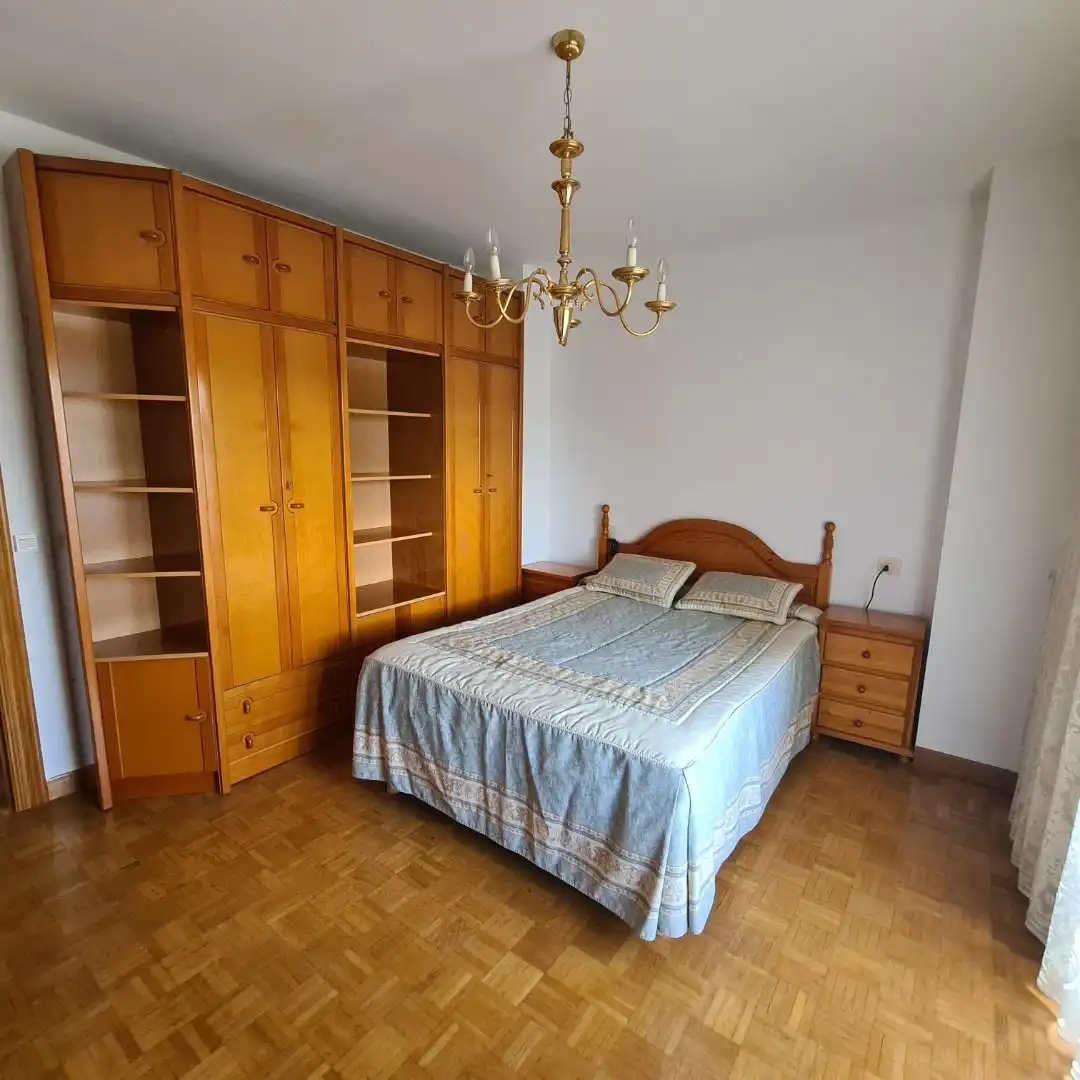 Piso de alquiler en Avenida Cantabria, Reyes Católicos