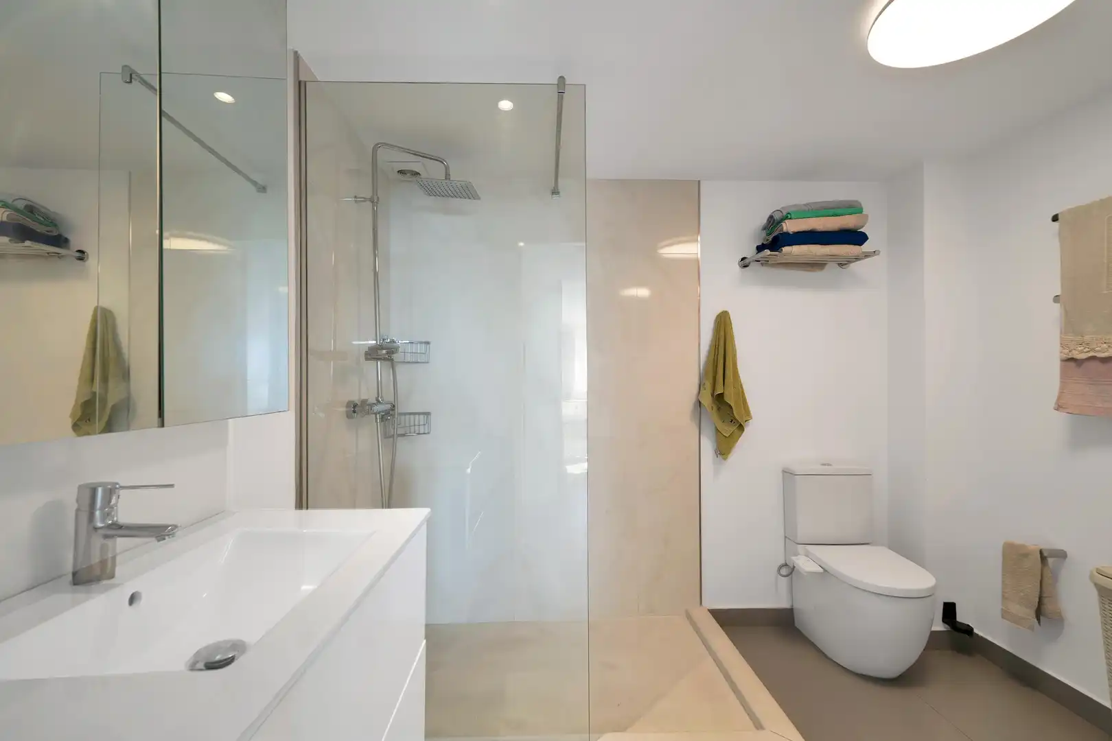 Bany de Apartament en venda en Marbella amb Calefacció, Terrassa i Piscina comunitària