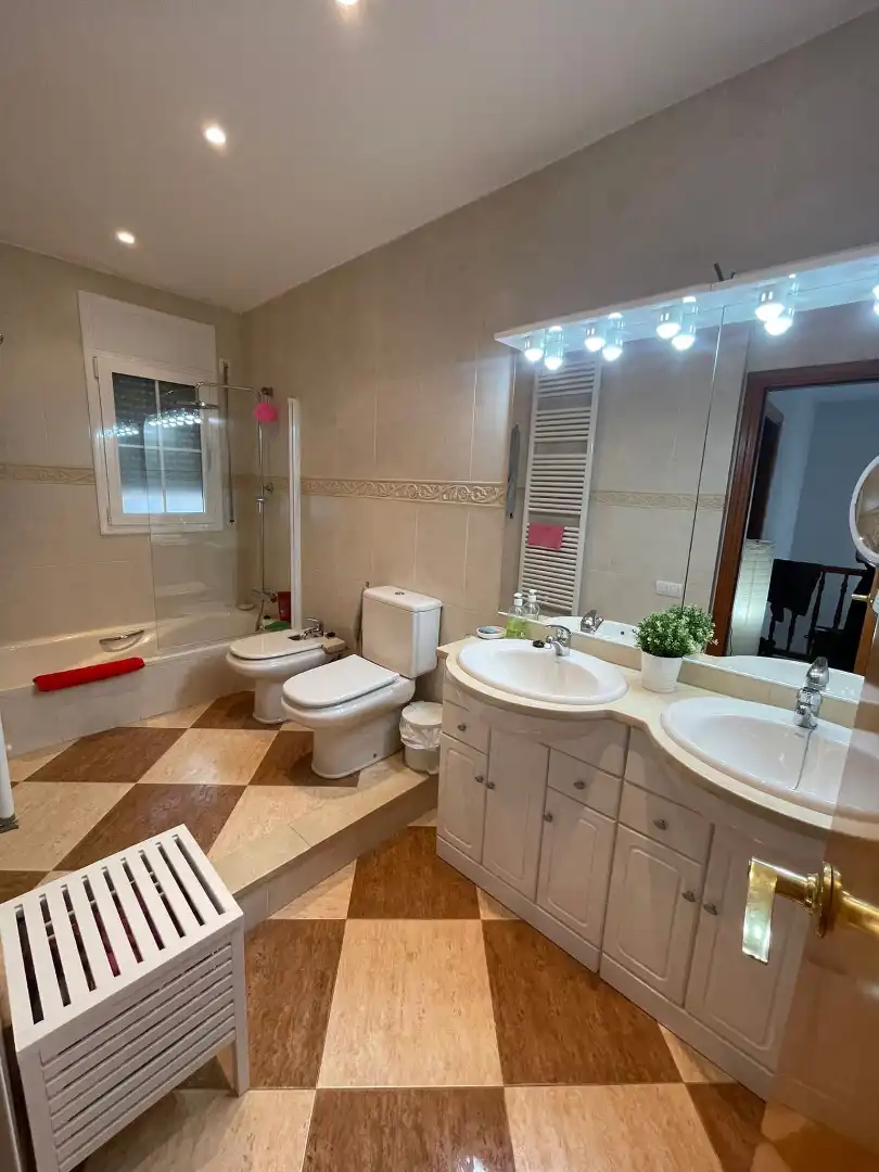 Casa a schiera con terrazza in vendita a Carrer Illes Canaries, imagen 6