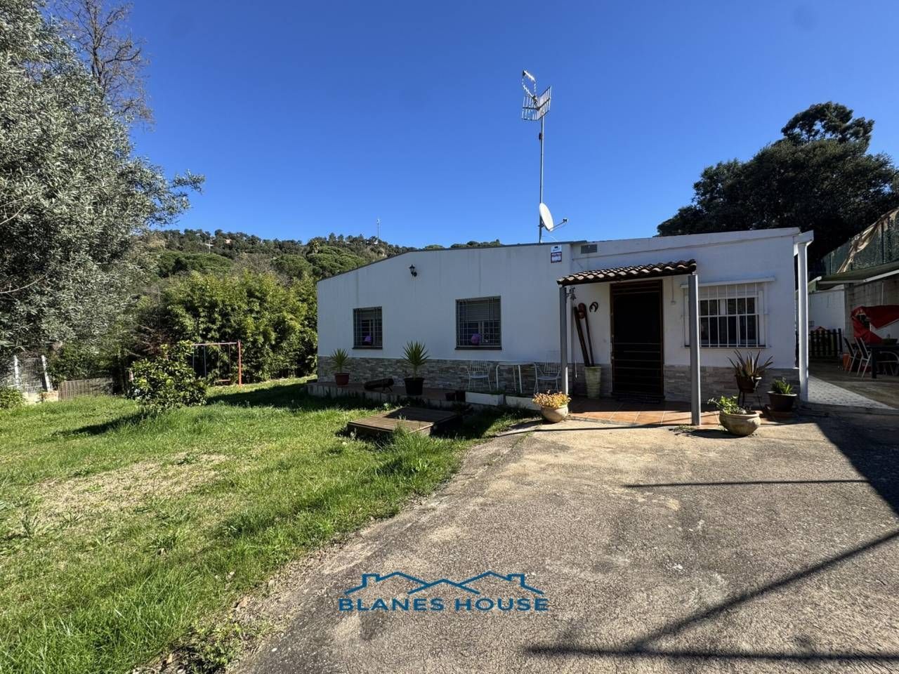 Vista exterior de Casa o xalet en venda en Riudarenes amb Aire condicionat, Calefacció i Jardí privat