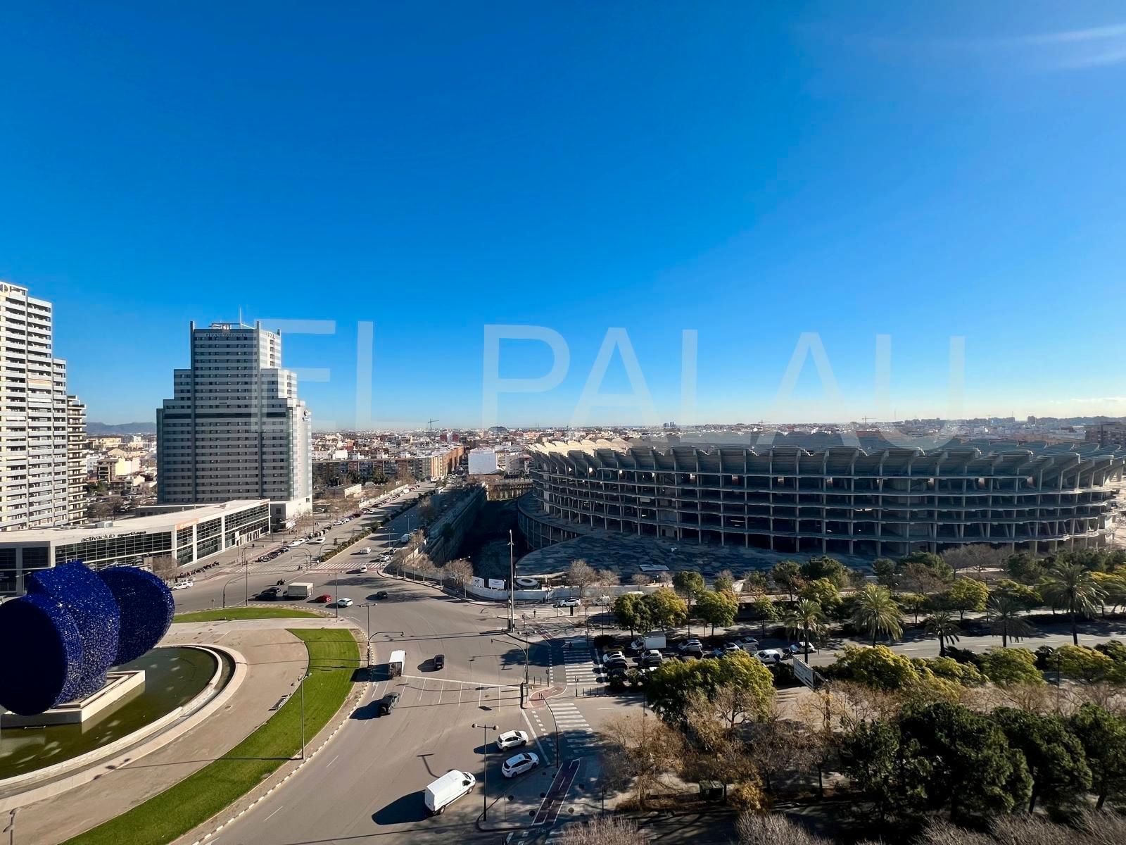 Exterior view of Office to rent in  Valencia Capital  with Air Conditioner and Terrace