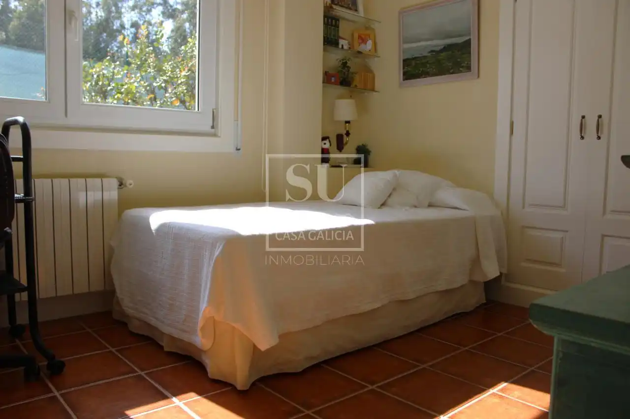 Dormitori de Casa o xalet en venda en Baiona amb Calefacció, Jardí privat i Terrassa