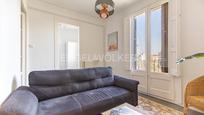 Living room of Apartment for sale in  Barcelona Capital  with Air Conditioner, Heating and Private garden