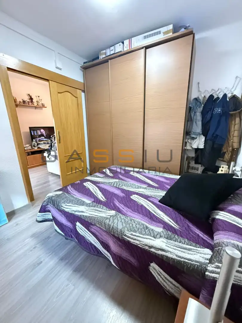 Habitación de Piso en venta en Cornellà de Llobregat con Calefacción y Amueblado