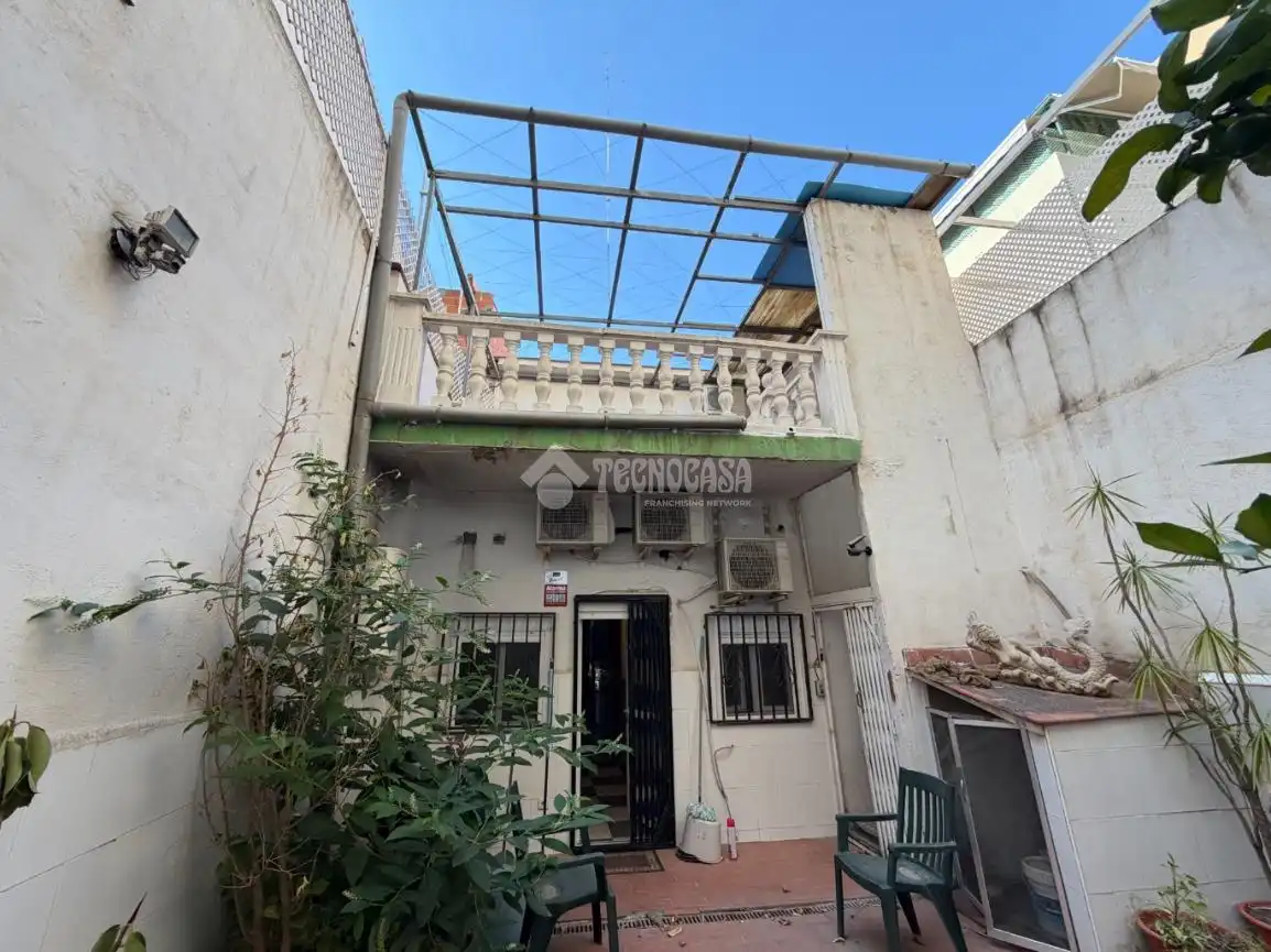 Vista exterior de Casa adosada en venta en Xirivella con Aire acondicionado