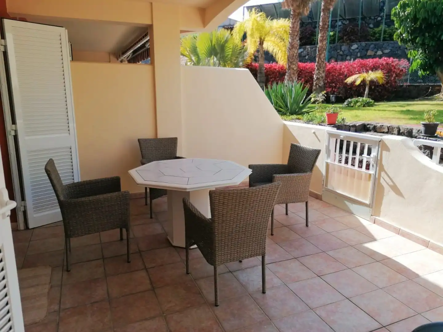 Piso con piscina en alquiler en Playa Jardín, imagen 2