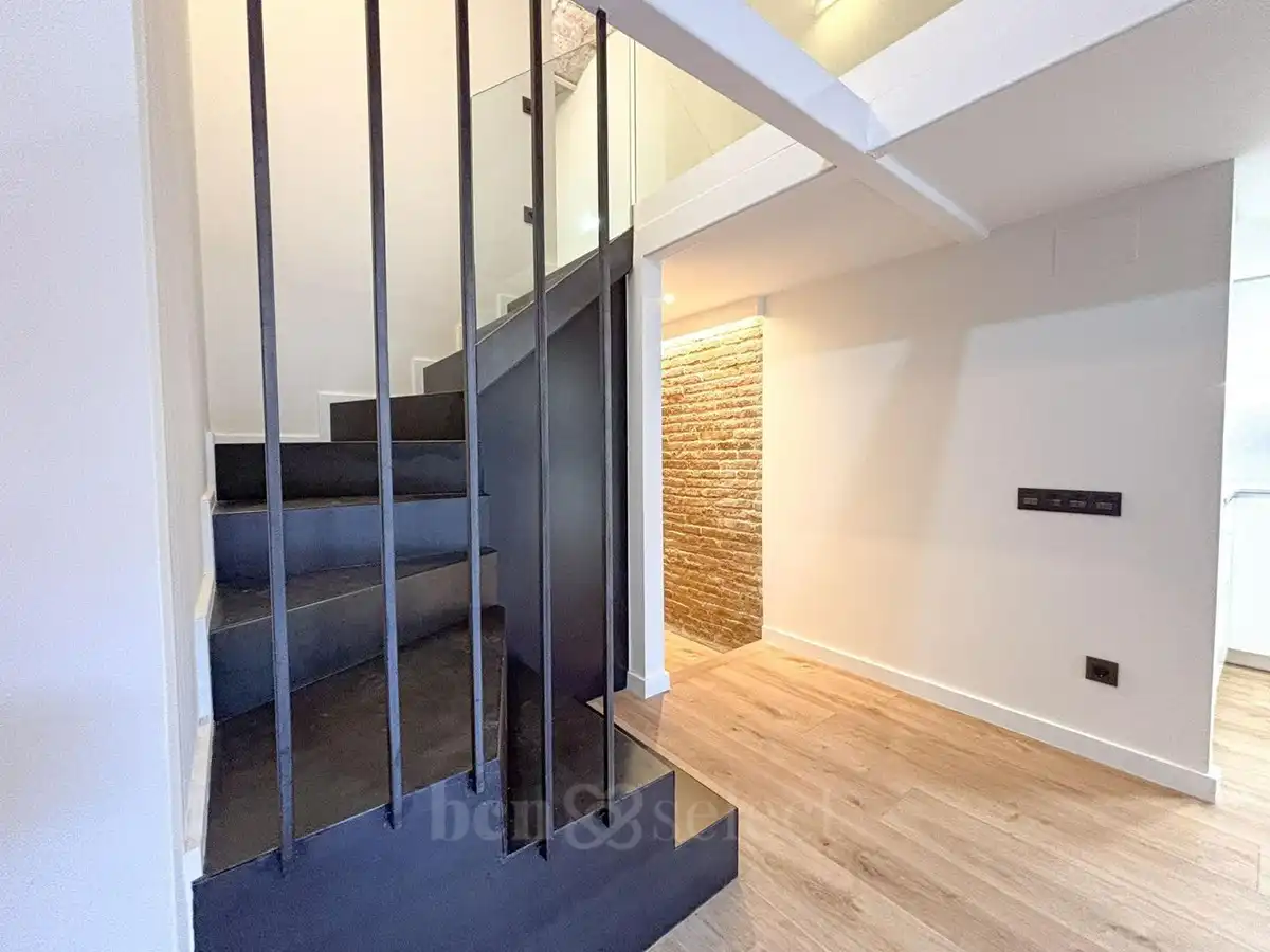 Duplexes for sale in Barcelona  with Air Conditioner, Heating and Private garden