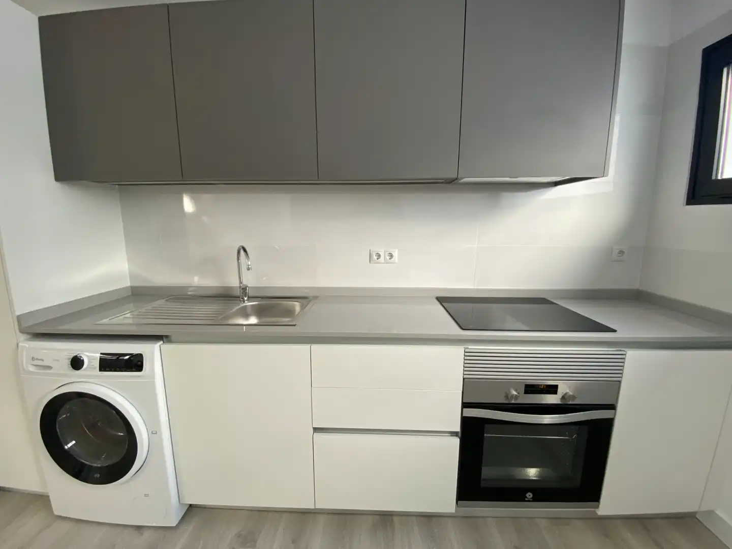 Kitchen of Flat for rent in Las Palmas de Gran Canaria  with Oven, Washing machine and Alarm