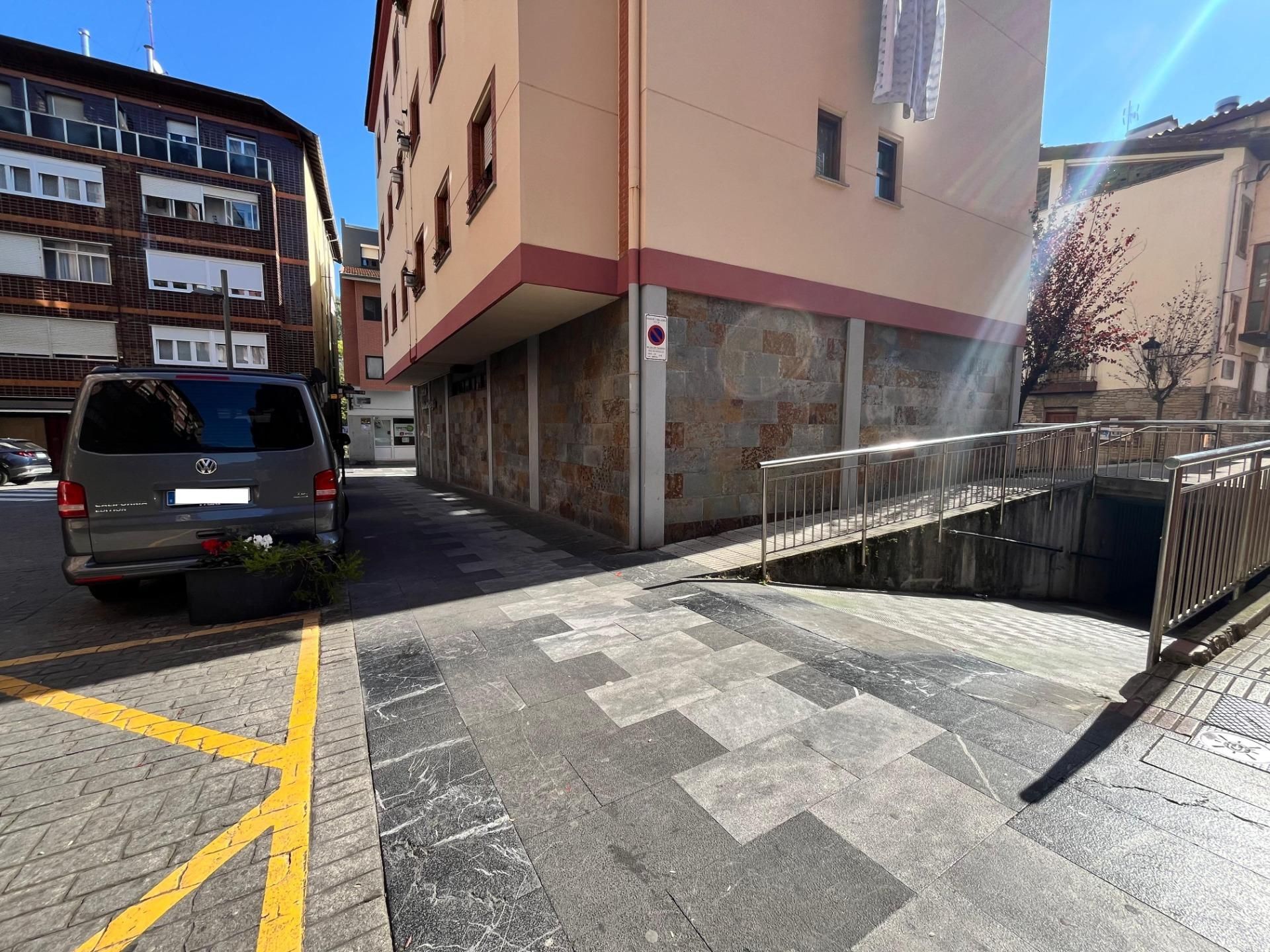 Aparcament de Garatge en venda en Ugao- Miraballes