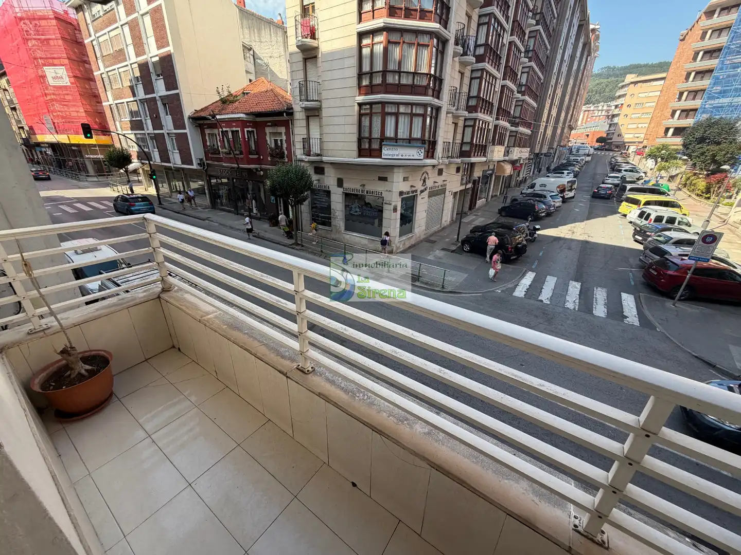 Vista exterior de Pis en venda en Castro-Urdiales amb Moblat, Forn i Rentadora
