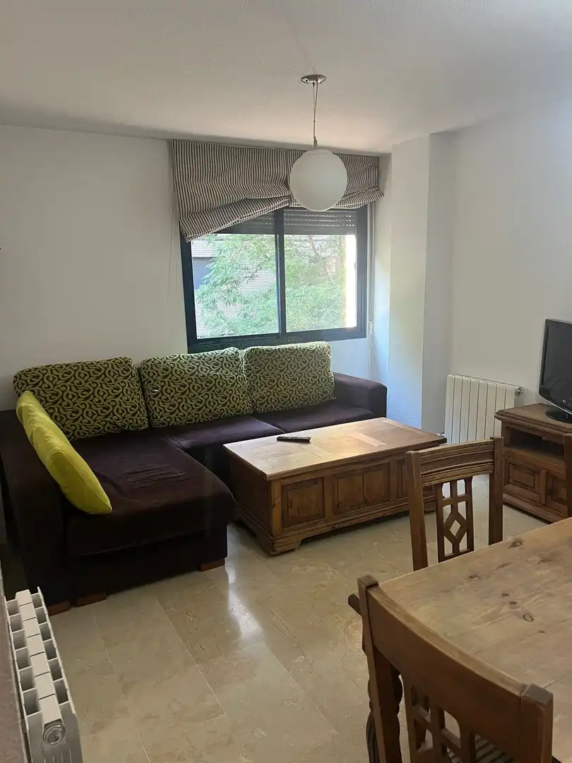 Flat for rent in Calle Nécora, Angustias - Chana - Encina
