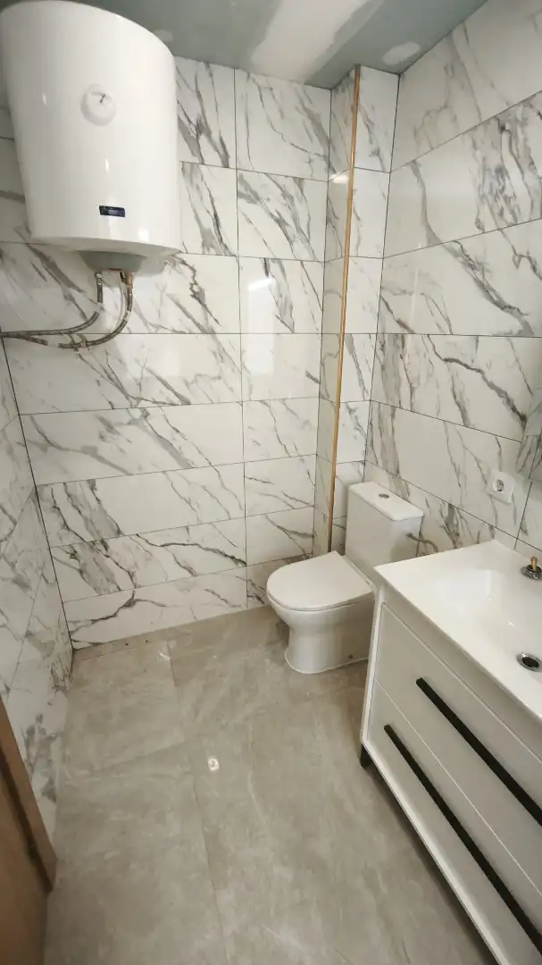 Bathroom of Flat for sale in Reus  with Oven and Balcony