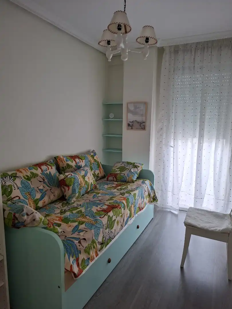 Schlafzimmer von Wohnung zur Miete in Castrillón mit Heizung, Terrasse und Möbliert