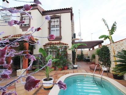 Piscina de Casa adosada en venda en Jerez de la Frontera amb Aire condicionat, Traster i Piscina