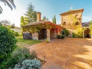 Vista exterior de Casa o chalet en venta en Las Rozas de Madrid con Aire acondicionado, Calefacción y Jardín privado