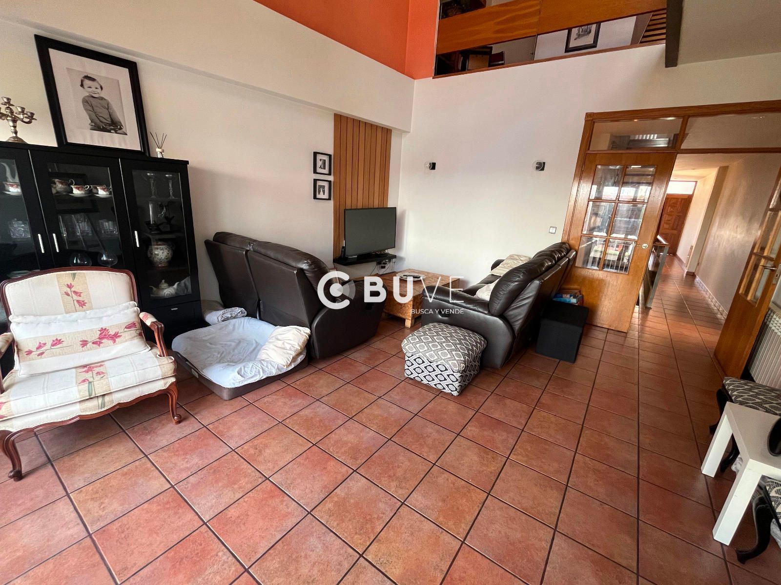 Sala d'estar de Casa o xalet en venda en Oleiros amb Calefacció, Terrassa i Traster