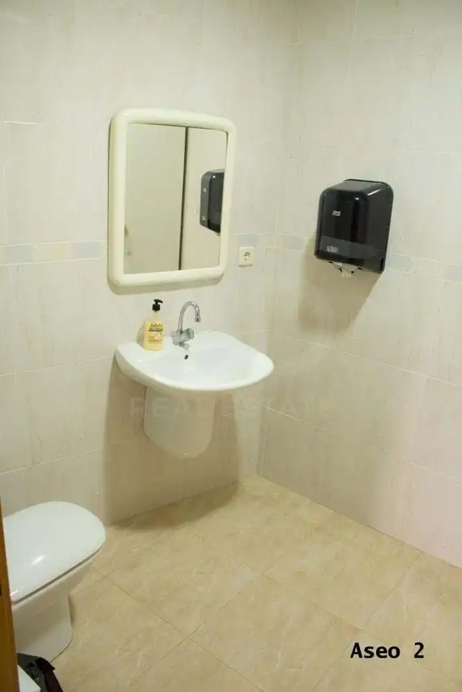 Baño de Local en venta en Canet d'En Berenguer