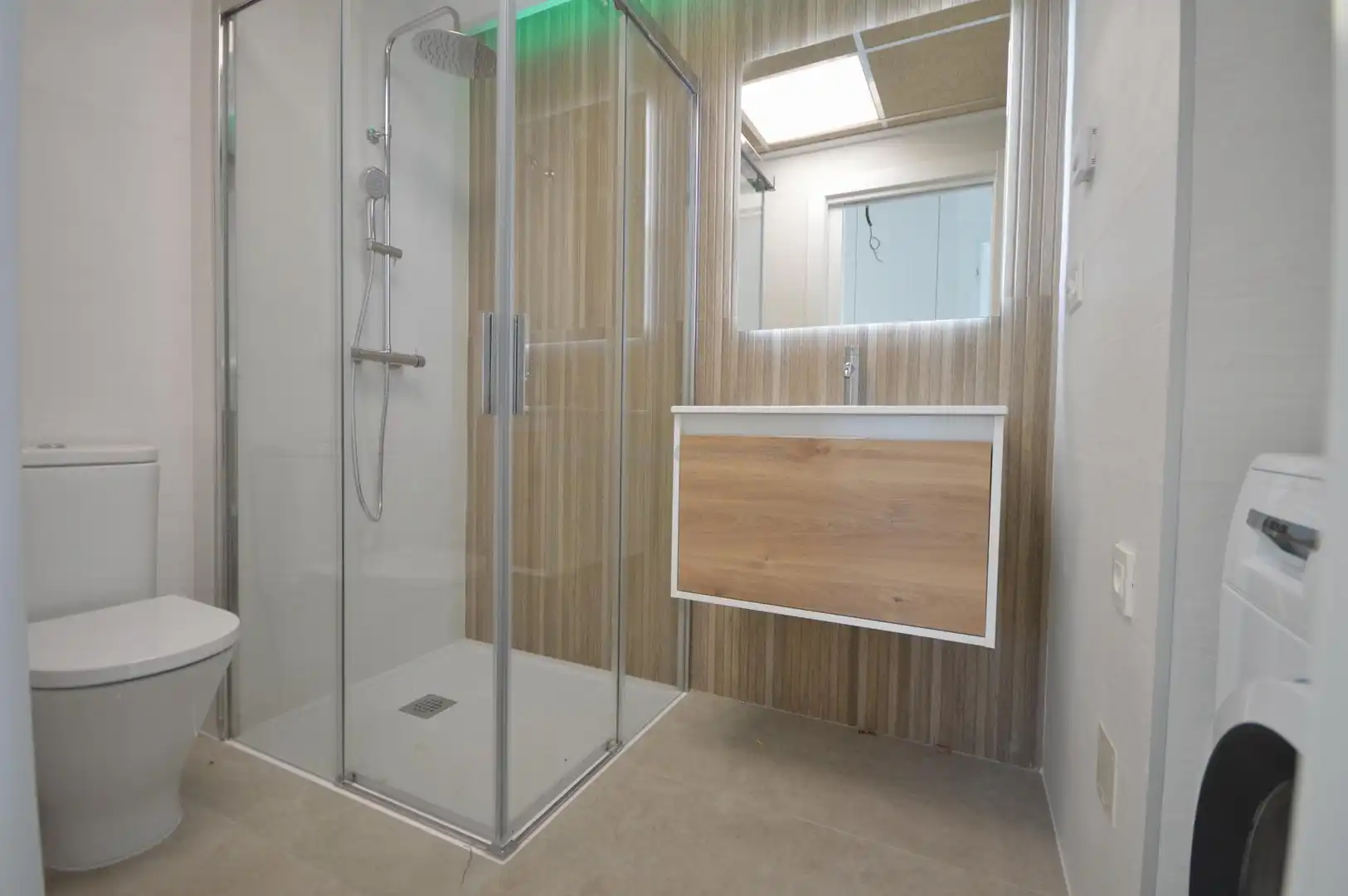 Bathroom of Apartments for rent in Torrevieja  with Air Conditioner, Heating and Terrace