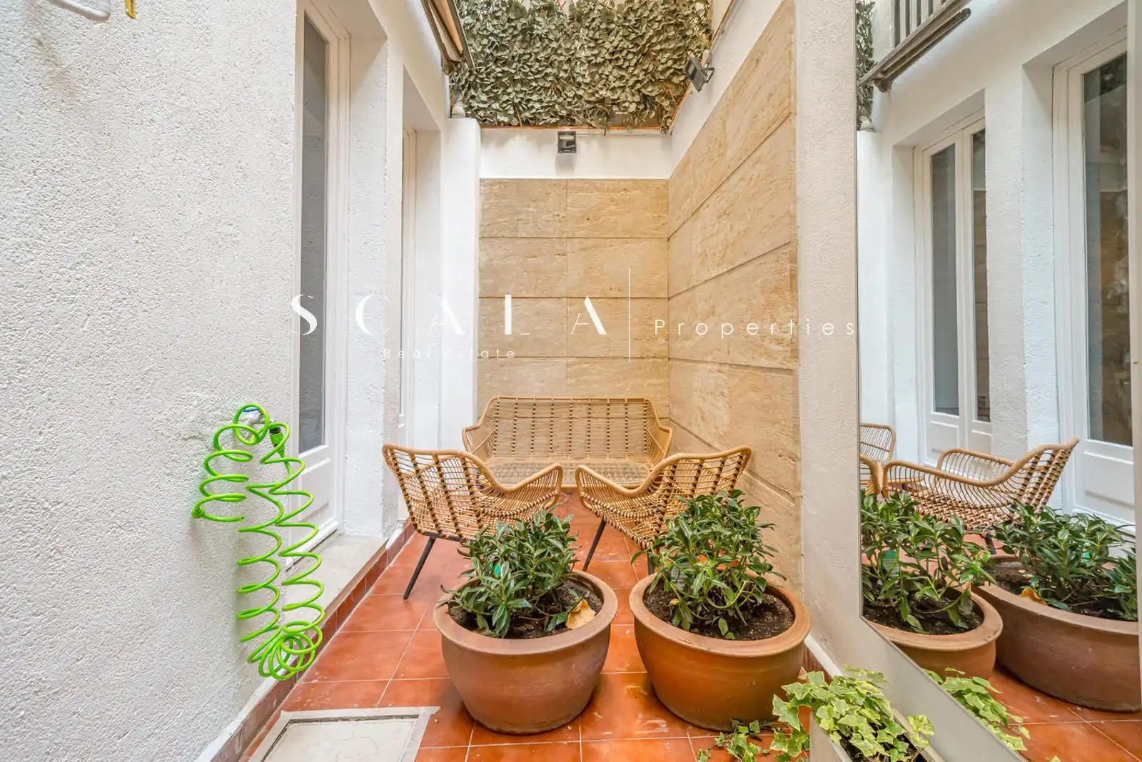 Balcony of Duplexes for rent in Madrid  with Air Conditioner, Heating and Terrace