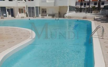 Schwimmbecken von Wohnungen zum verkauf in Antigua mit Terrasse