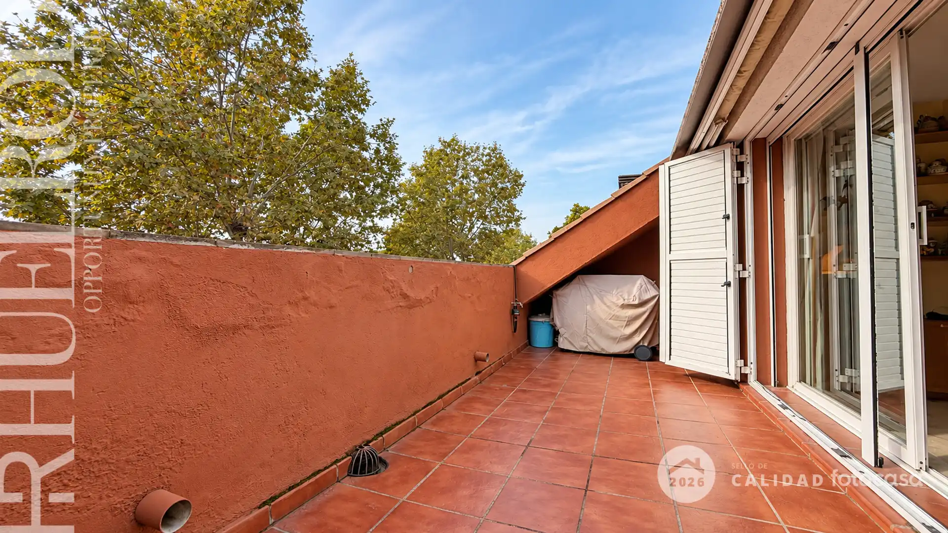Terraza de Casa adosada en venta en Cerdanyola del Vallès con Aire acondicionado, Calefacción y Jardín privado