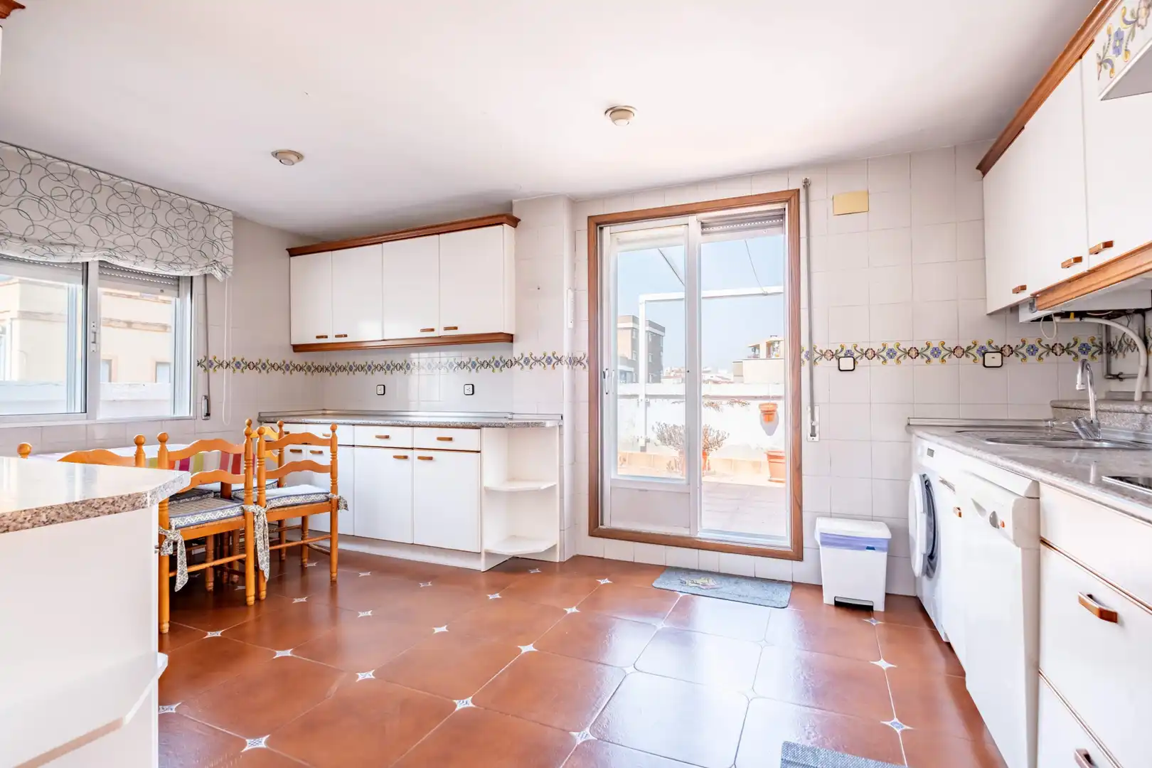 Cocina de Ático en venta en Zaragoza con Calefacción, Parquet y Terraza