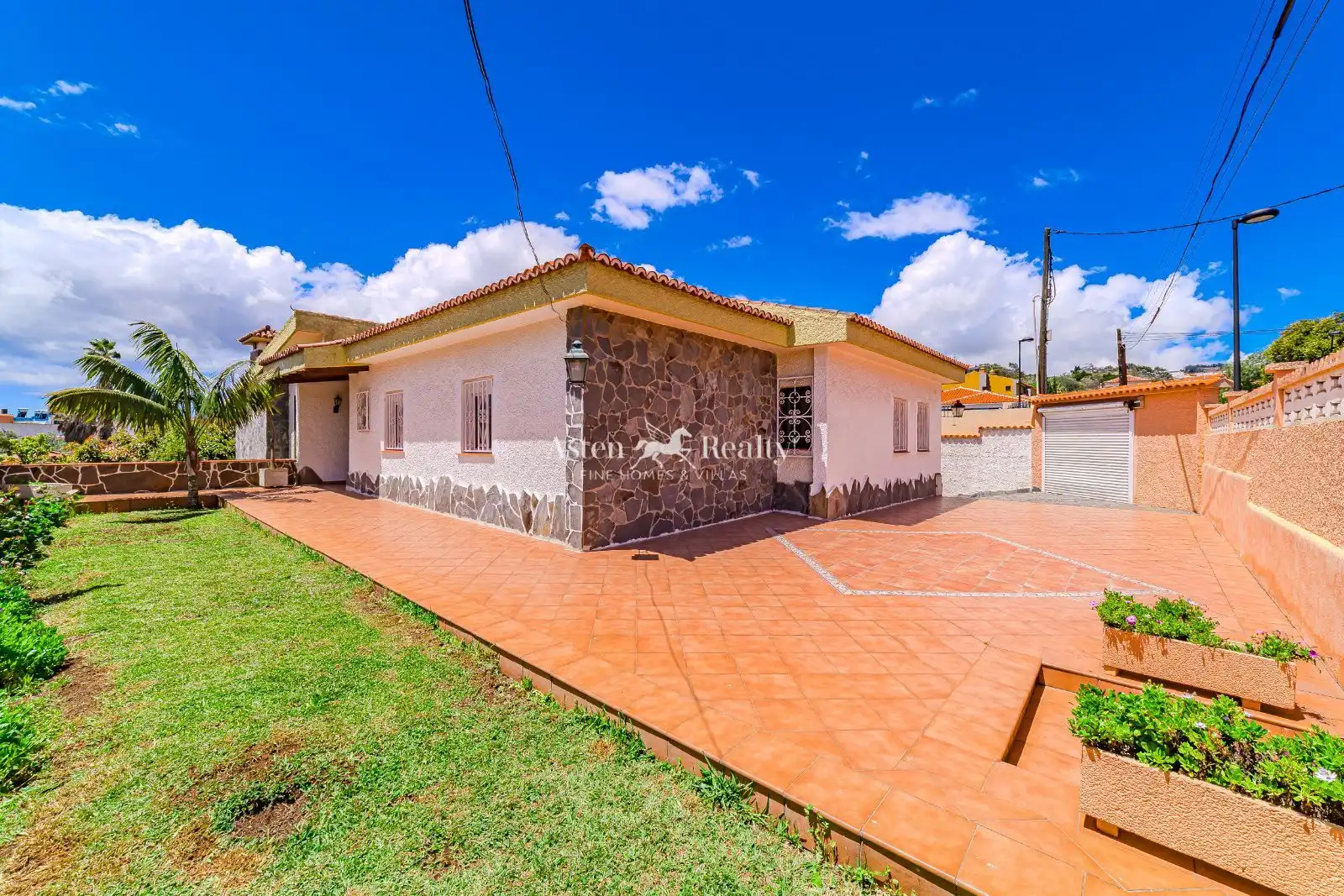 Exterior view of Houses for sale in San Cristóbal de la Laguna  with Terrace, Furnished and Alarm