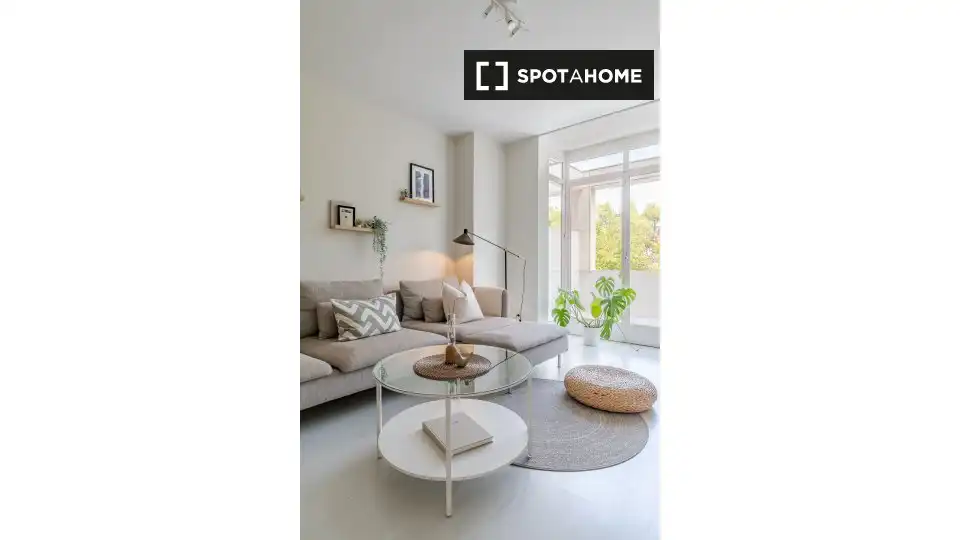 Living room of Flat for rent in Madrid  with Air Conditioner, Heating and Furnished