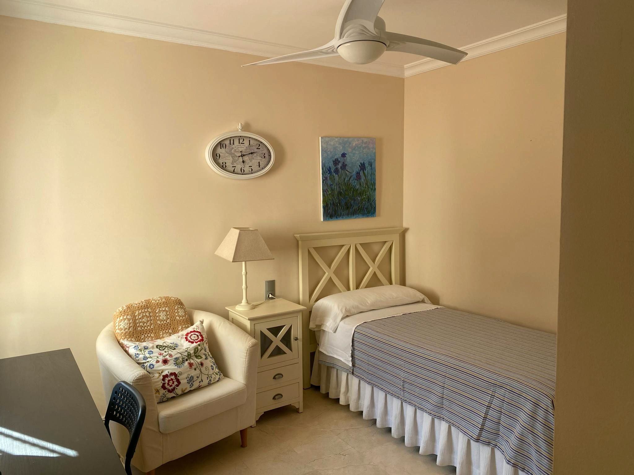 Dormitori de Pis per a compartir en  Sevilla Capital amb Aire condicionat, Calefacció i Jardí privat