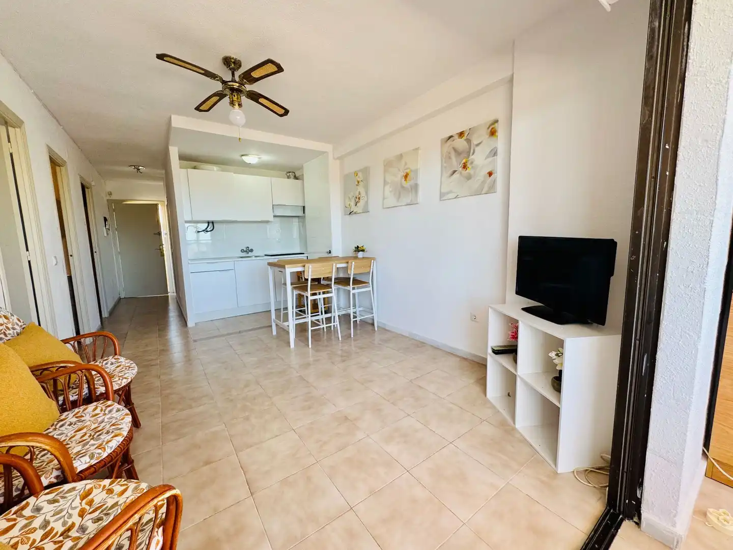 Living room of Apartments for sale in Torrevieja  with Heating, Terrace and Furnished