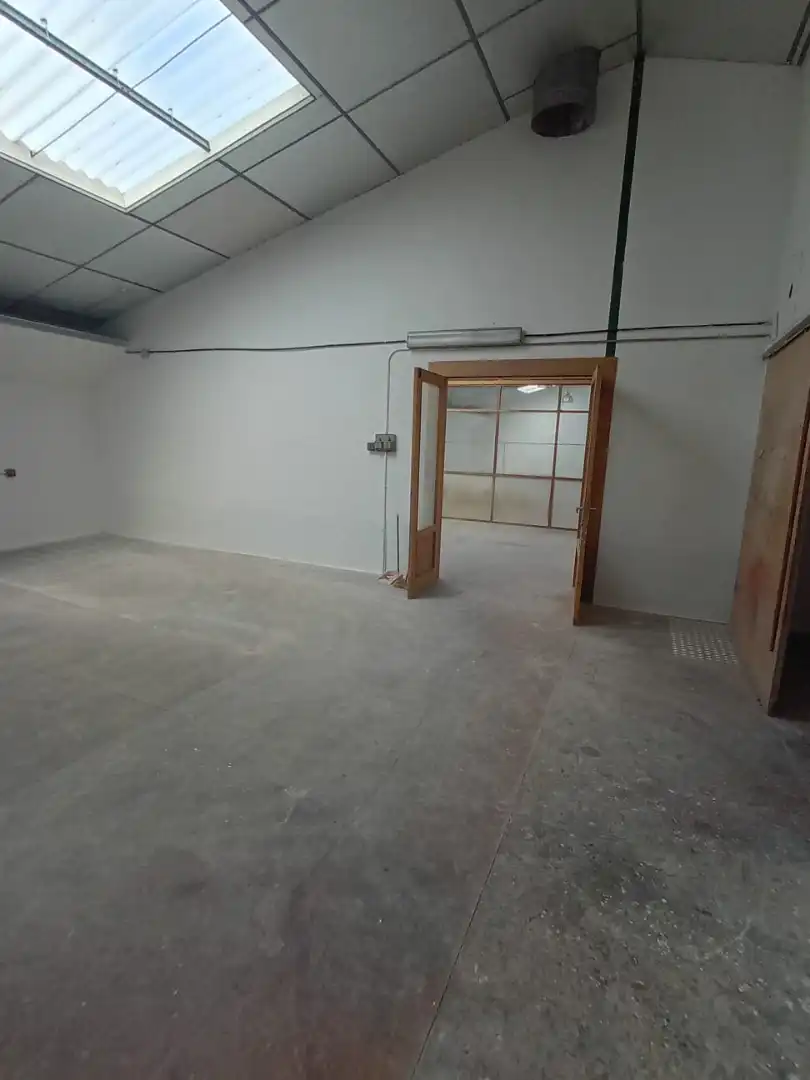 Fabrikhallen zur Miete in Polígono Roces Industrial, Porceyo
