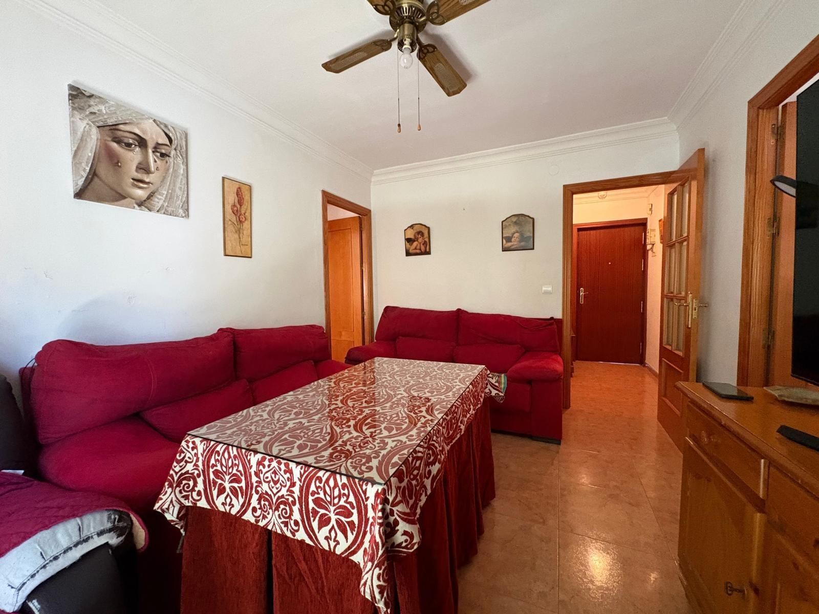 Living room of Flat for sale in  Sevilla Capital  with Air Conditioner, Terrace and Storage room