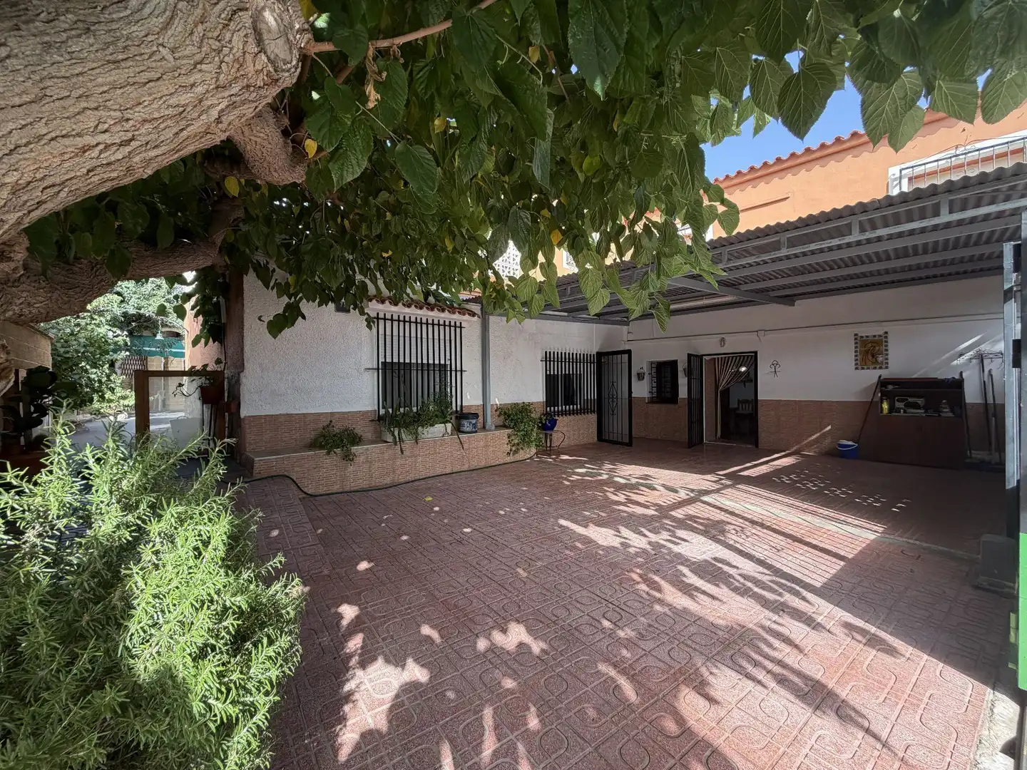 House with garden for sale in mediases, imagen 2
