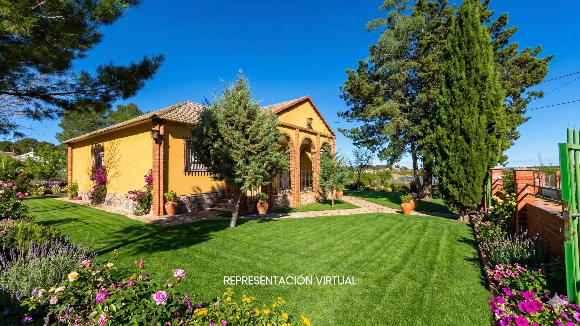 Chalet con jardín en venta en Villafranca de los Caballeros, imagen 2