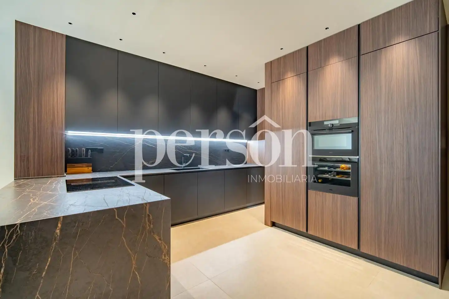 Cocina de Casa o chalet en venta en Valencia con Aire acondicionado y Terraza