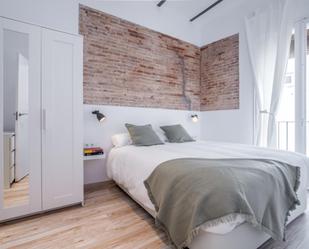 Dormitori de Apartament de lloguer en  Barcelona Capital amb Aire condicionat, Calefacció i Moblat