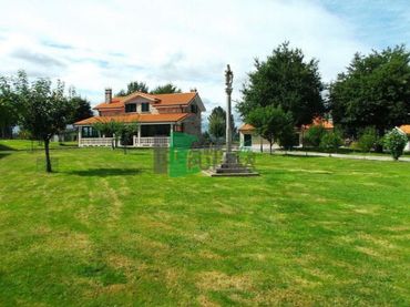 Chalet con jardín en venta en o carballiño