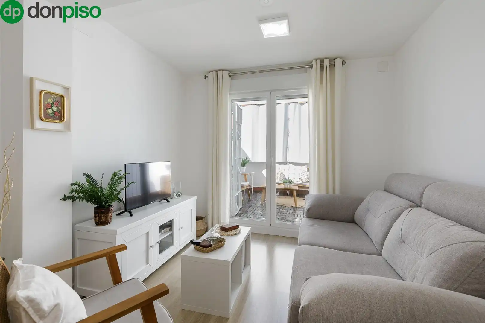 Wohnzimmer von Dachboden zum Verkauf in Granada mit Terrasse und Balkon