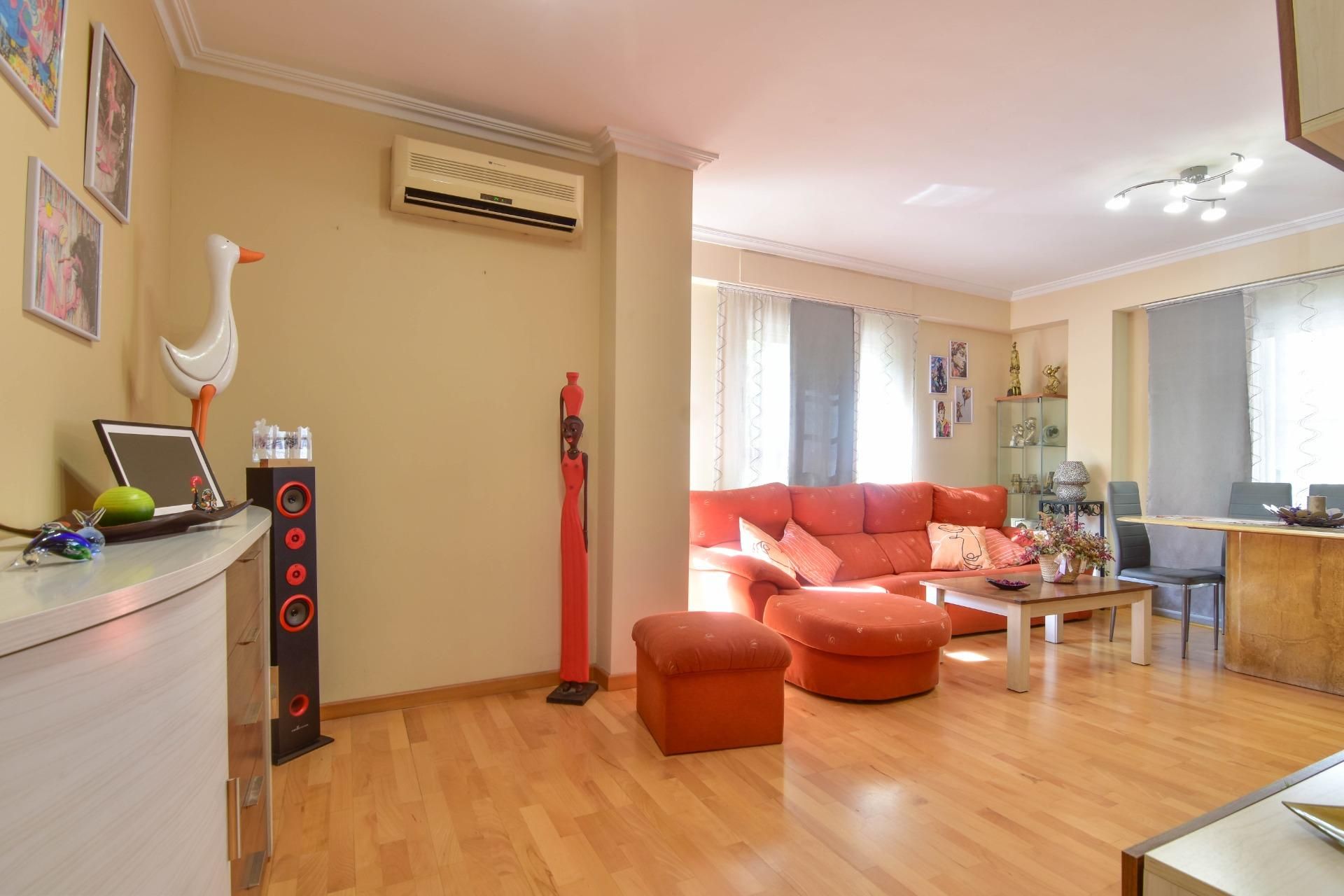 Living room of Flat for sale in Picanya  with Air Conditioner, Heating and Parquet flooring