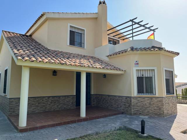 Casa-chalet en Venta en La Carlota