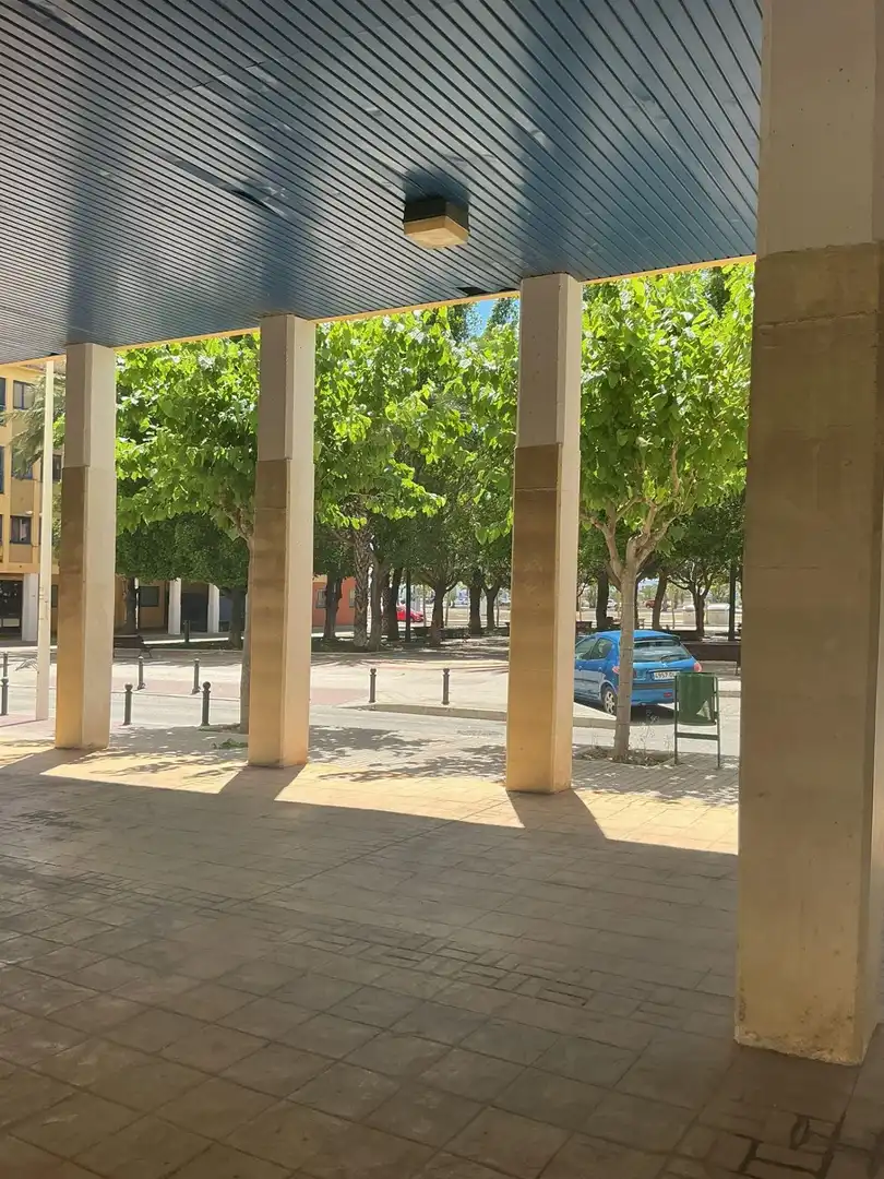 Vista exterior de Pis en venda en Elche / Elx amb Balcó