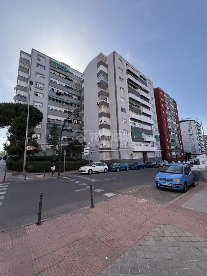 Außenansicht von Wohnung zum Verkauf in Fuenlabrada mit Heizung, Terrasse und Abstellraum