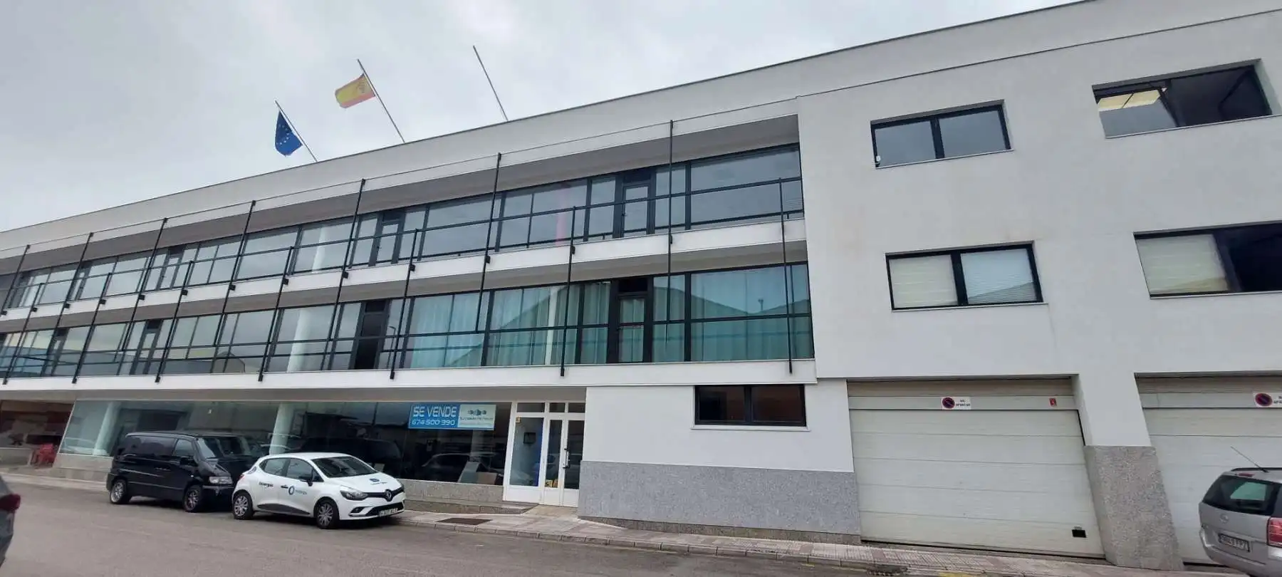 Außenansicht von Fabrikhallen zur Miete in Camargo
