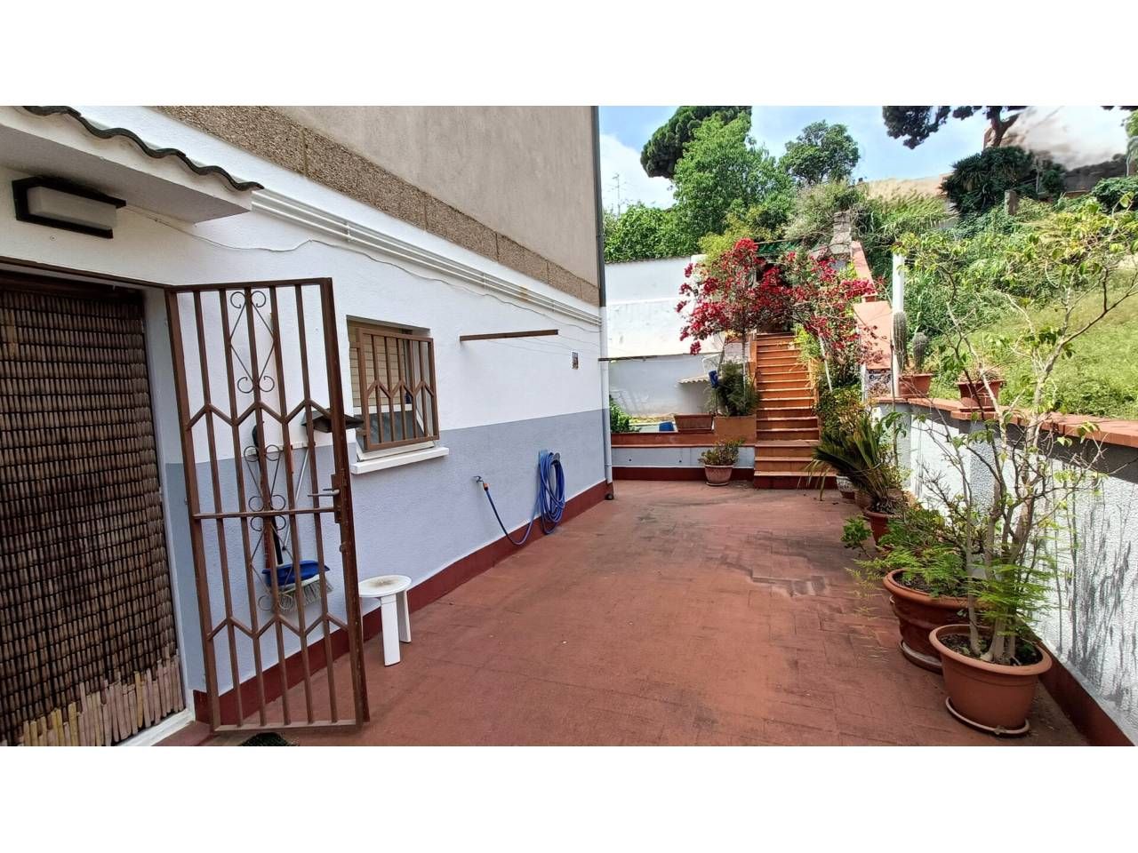Exterior view of Flat for sale in Santa Coloma de Gramenet  with Heating and Terrace
