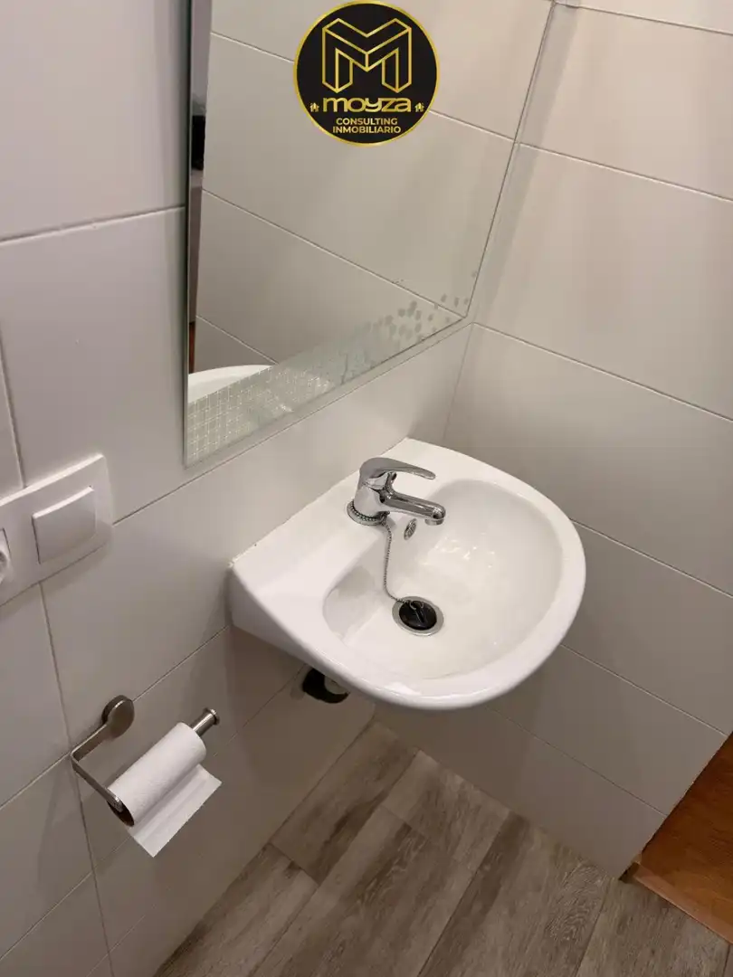 Bathroom of Flat for rent in Jaén  with Air Conditioner and Heating