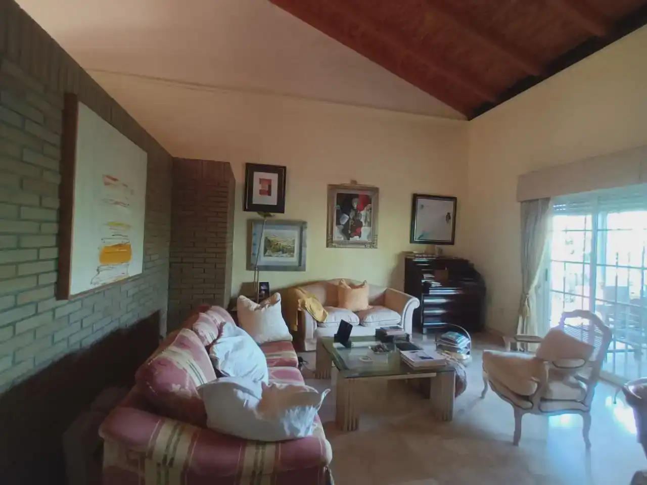 Sala d'estar de Casa o xalet en venda en Colmenarejo amb Balcó