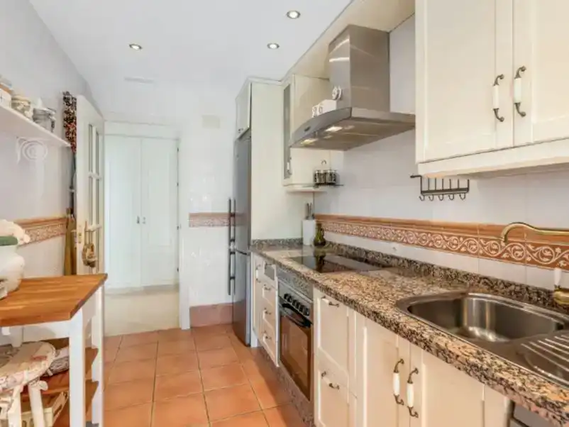 Cuina de Apartament en venda en Ojén amb Aire condicionat, Piscina i Balcó