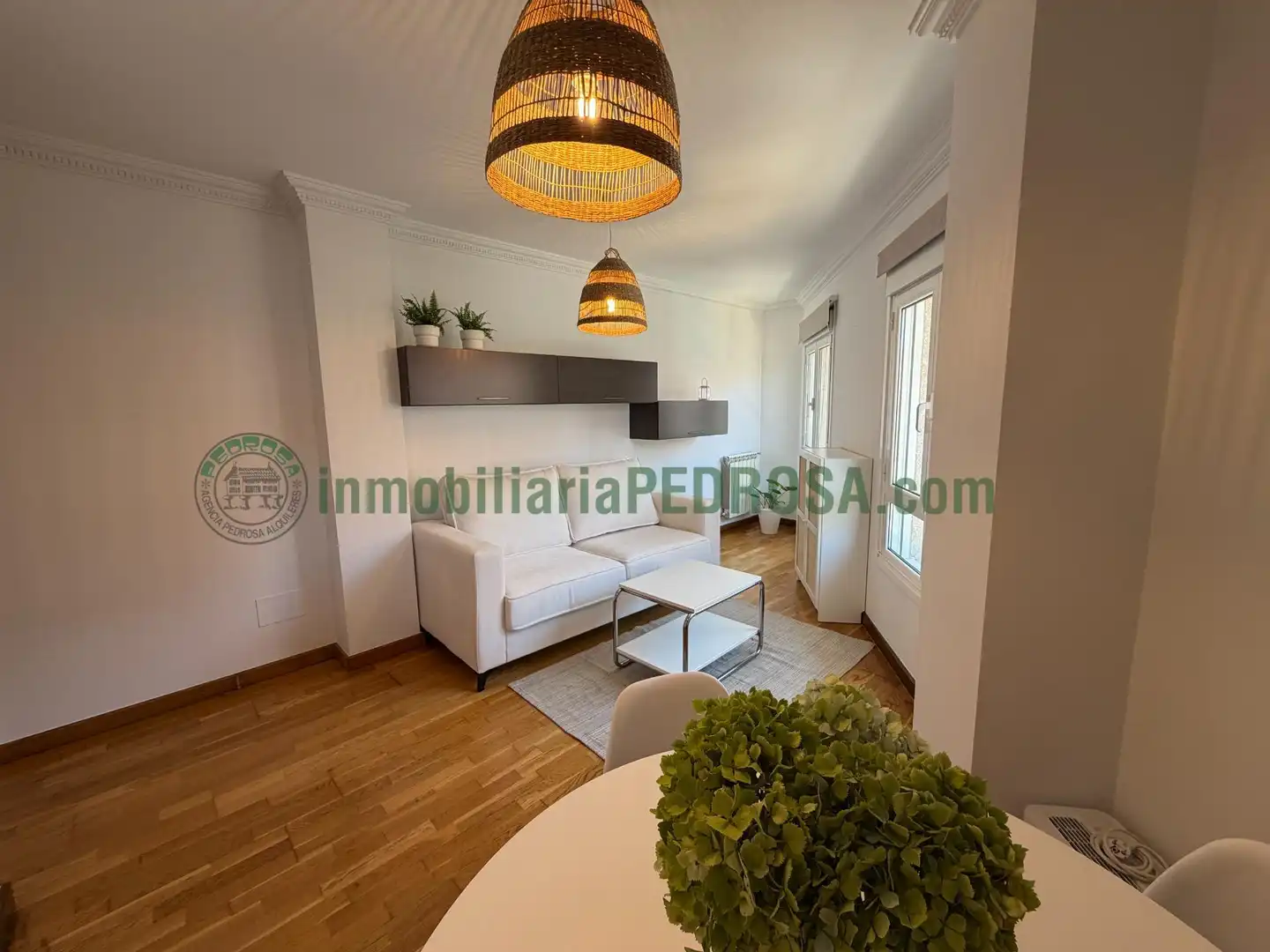 Schlafzimmer von Wohnungen zur Miete in Poio mit Heizung, Abstellraum und Möbliert