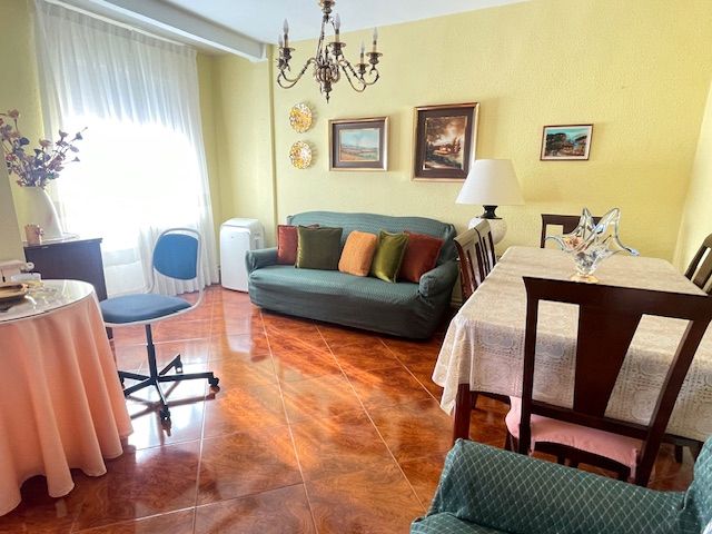 Living room of Flat for sale in Valladolid Capital  with Heating, Furnished and Balcony