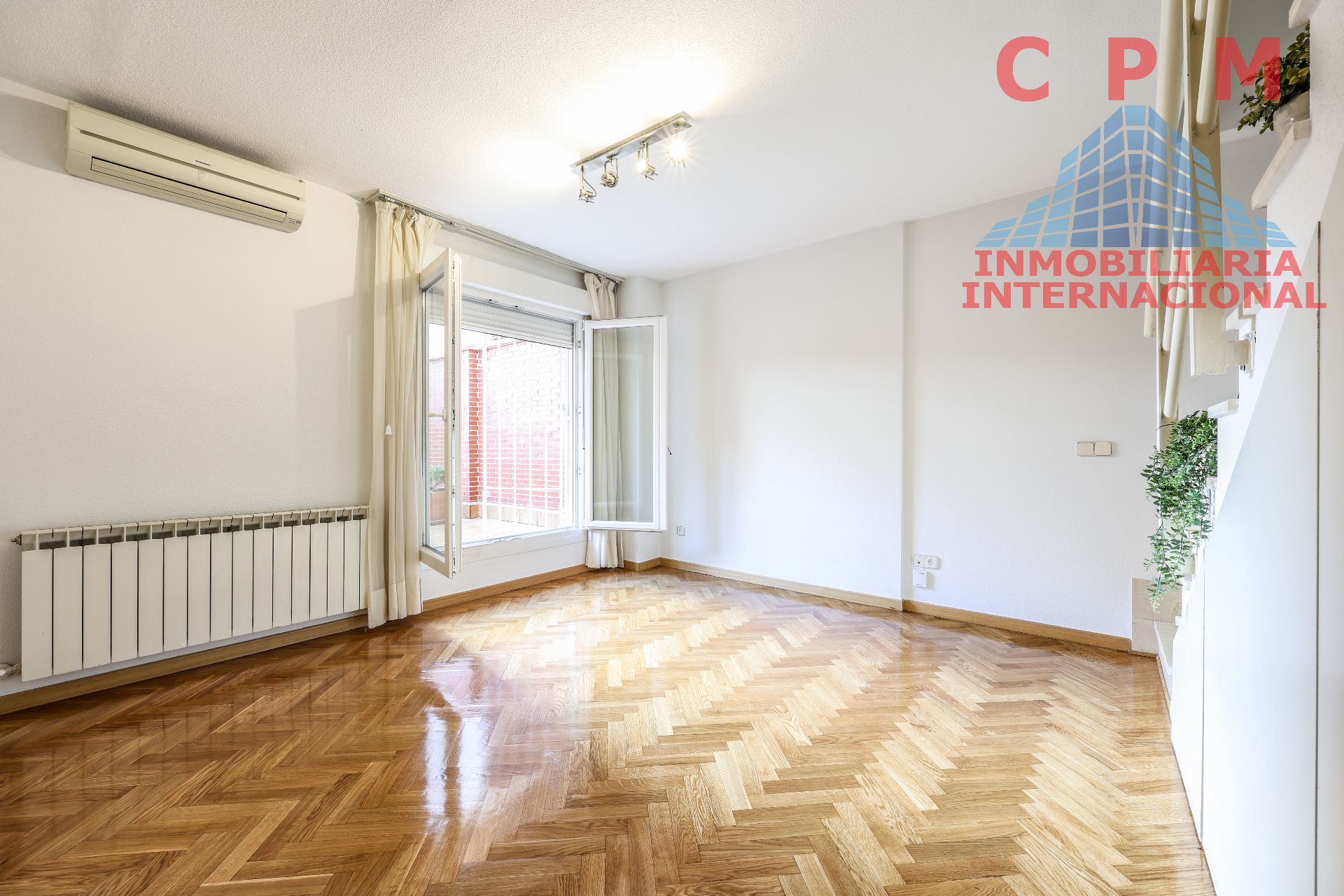 Habitación de Dúplex de alquiler en  Madrid Capital con Aire acondicionado, Calefacción y Parquet